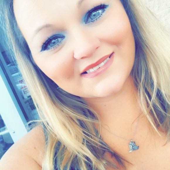 Meet your Posher, Jessica - Picture 11 of 16